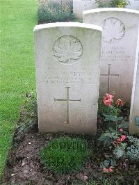 Canada Cemetery Tilloy Les Cambrai - MacKey, A J